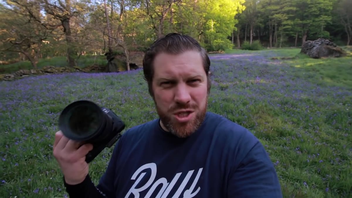 Camera settings shown, f/2.8 with 1/250s shutter speed