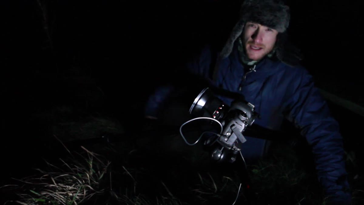 Thomas explaining the rule of 600 with his lens mounted on camera