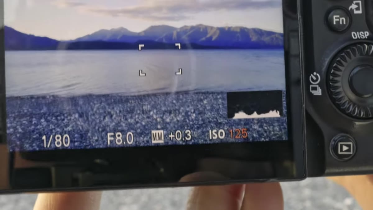 Histogram shifting left and right as shutter speed changes
