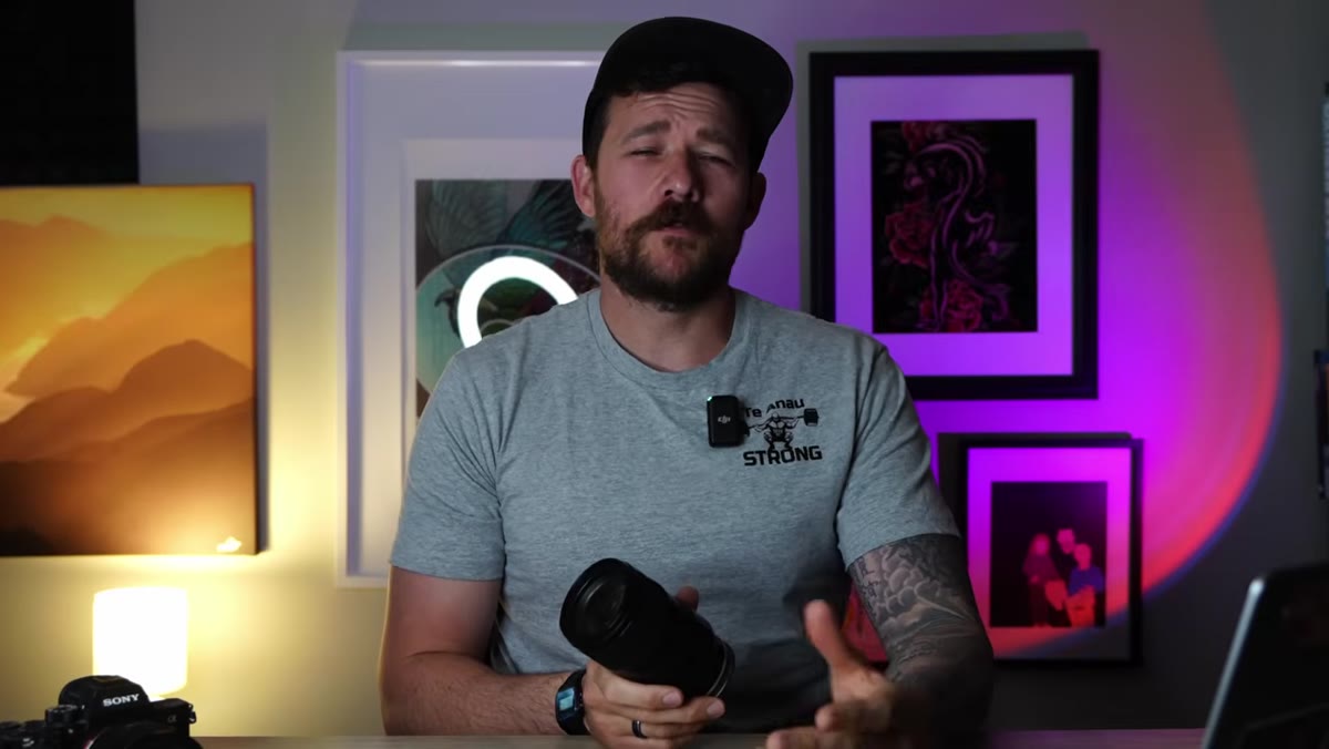 Patino explaining the 24-100mm mid-range focal length range