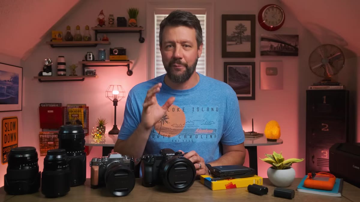 Fujifilm GFX100s body shown close, field setting visible